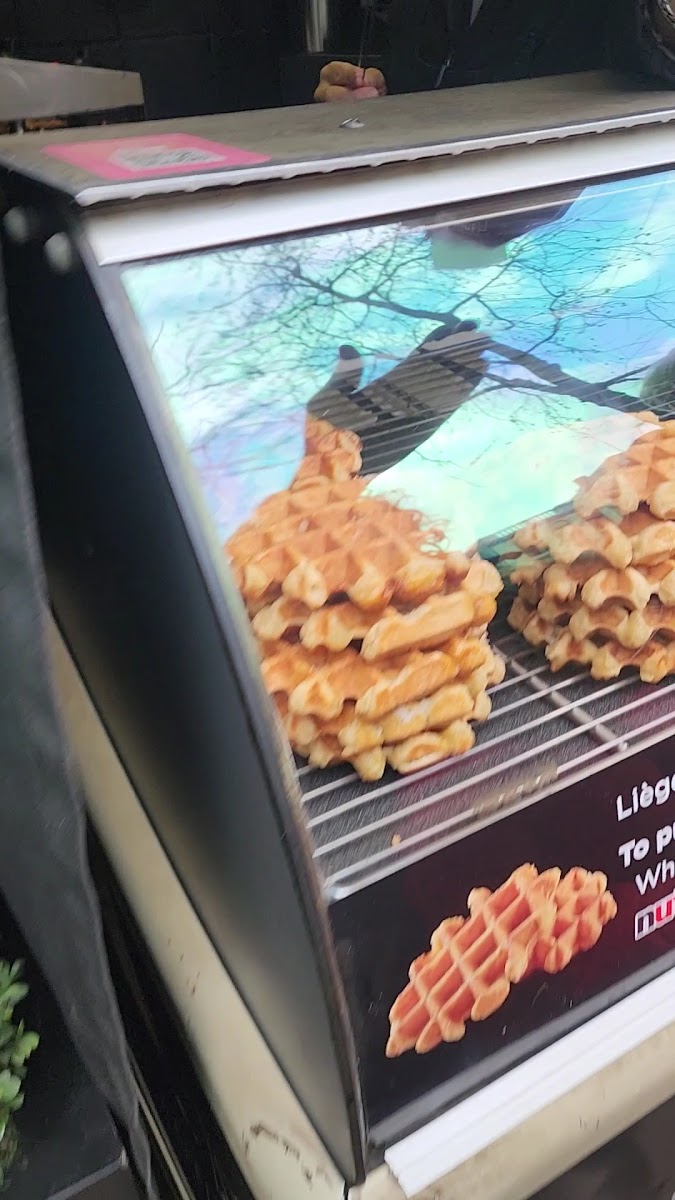 The Smallest Waffle Shop In The World-2