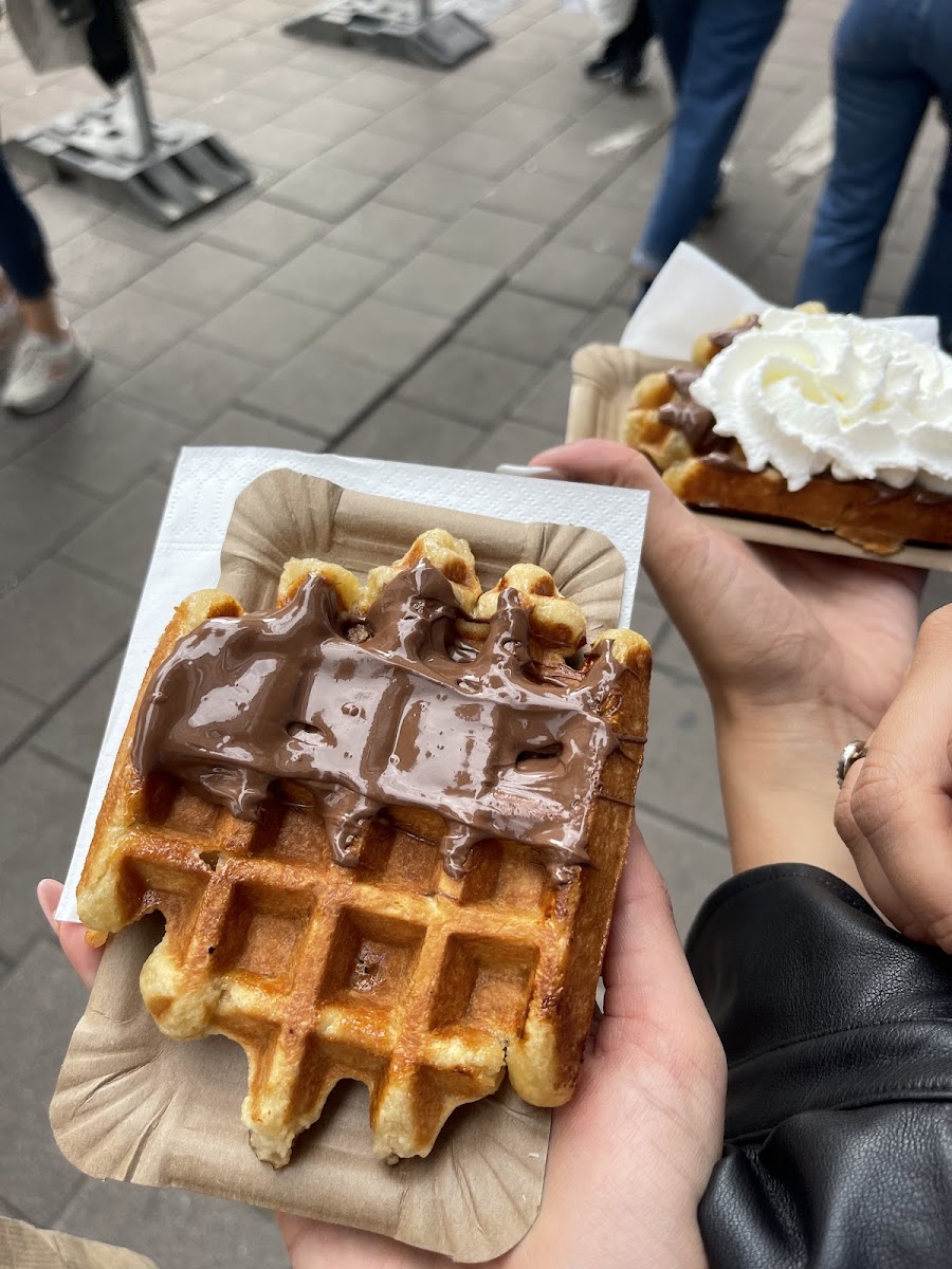 The Smallest Waffle Shop In The World-5